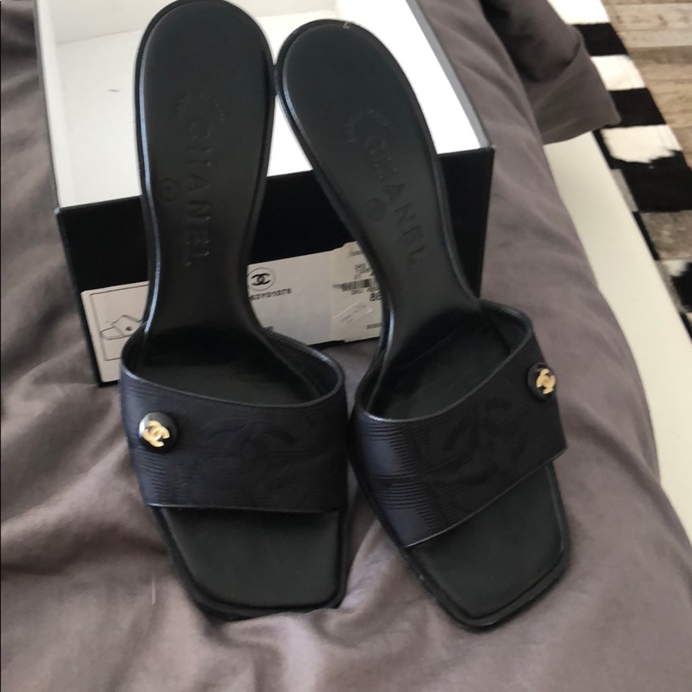 Chanel pumps